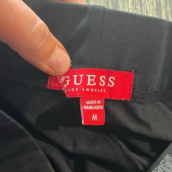 NWOT Guess Crop Leggings High Rise Elastic Waist Pull-On Logo Print Black Size M - Picture 4 of 10
